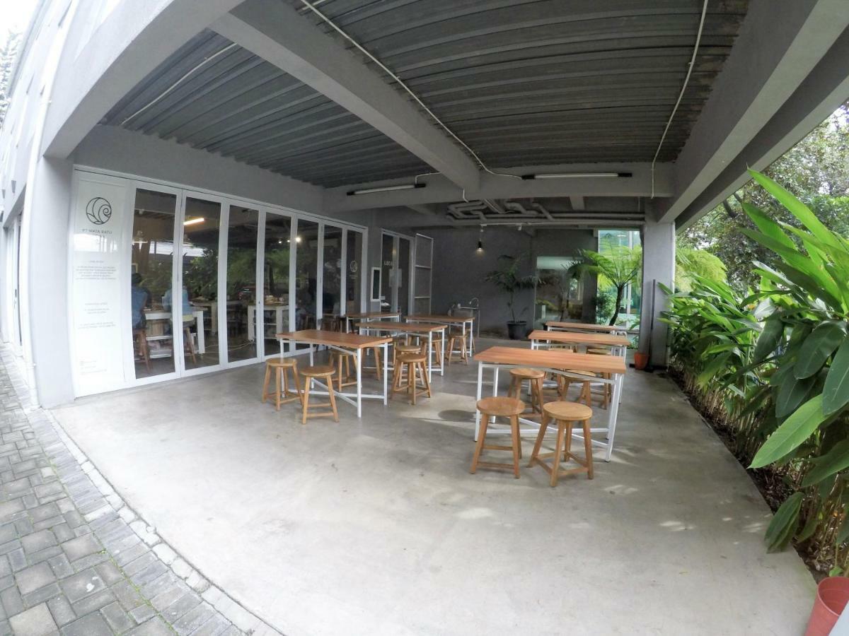 2510 Urbanliving Aparthotel Jakarta Exterior photo